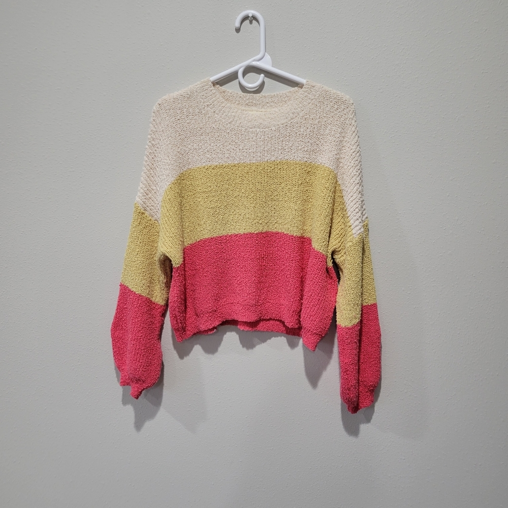 Debut Soft Girl Aesthetic Cropped Sweater size M/L Cream Yellow Pink